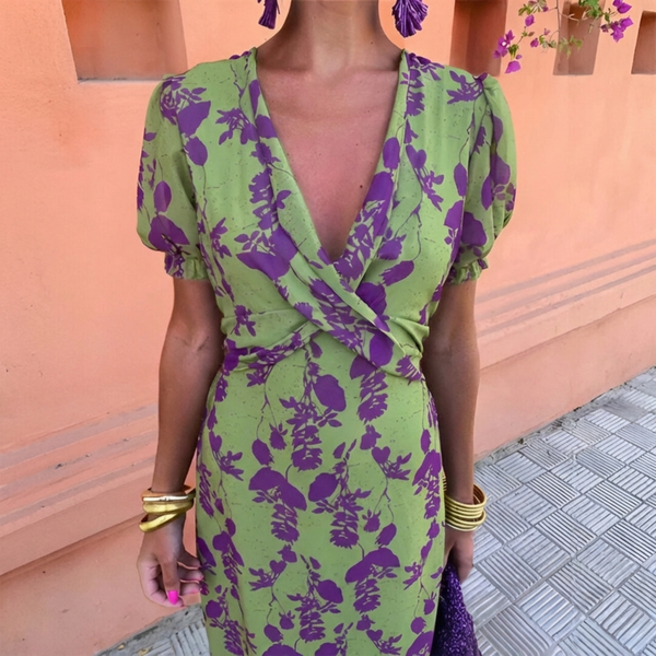 Elegant Maxi Dress with Deep Neckline and Short Sleeves
