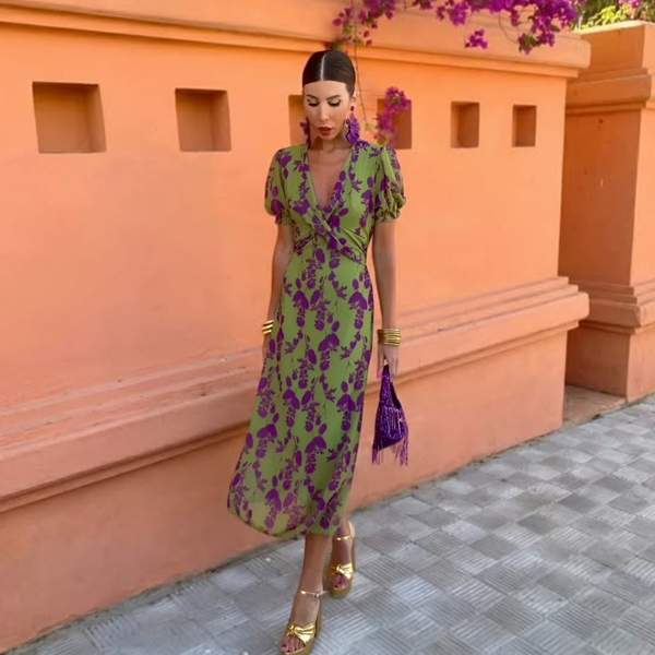 Elegant Maxi Dress with Deep Neckline and Short Sleeves