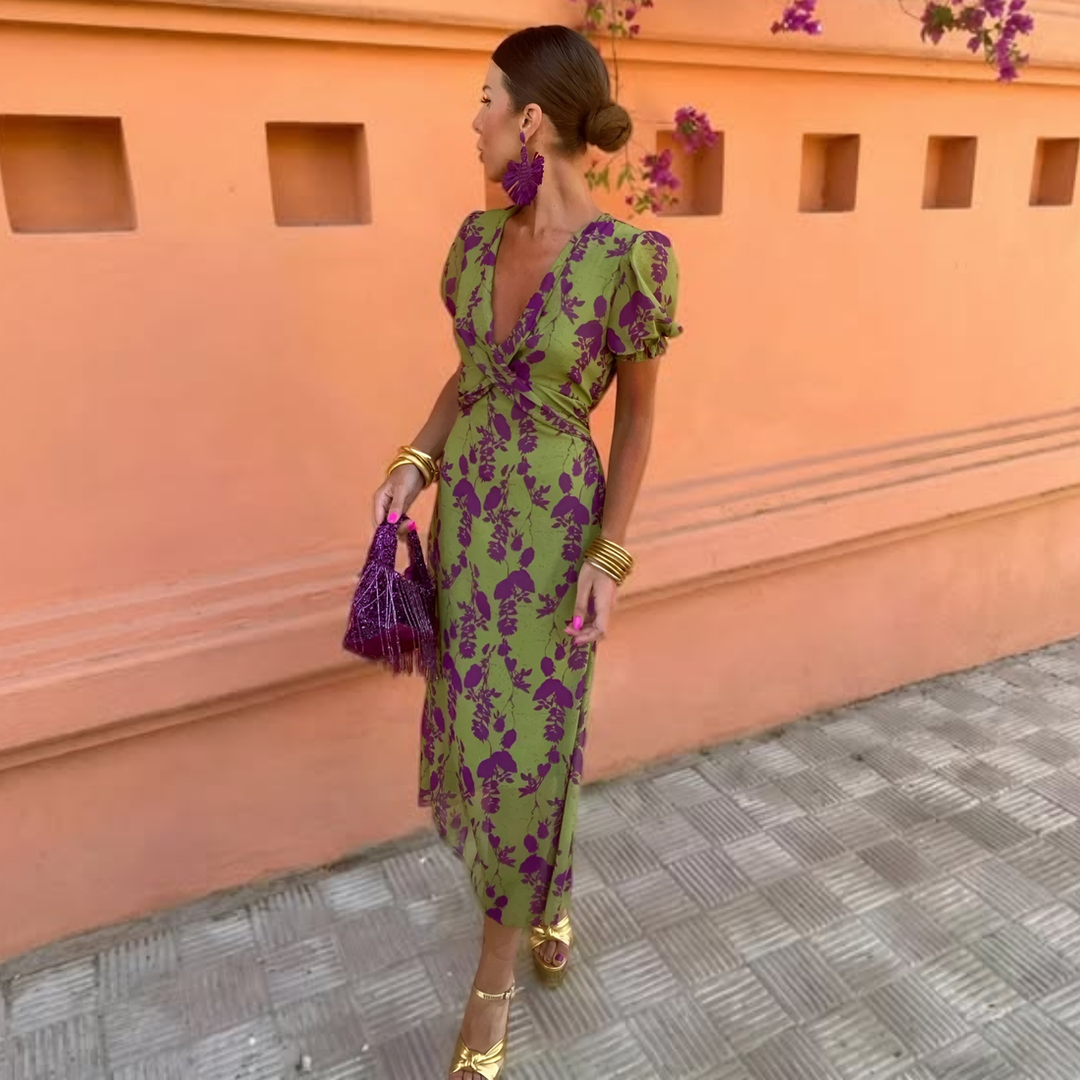 Elegant Maxi Dress with Deep Neckline and Short Sleeves