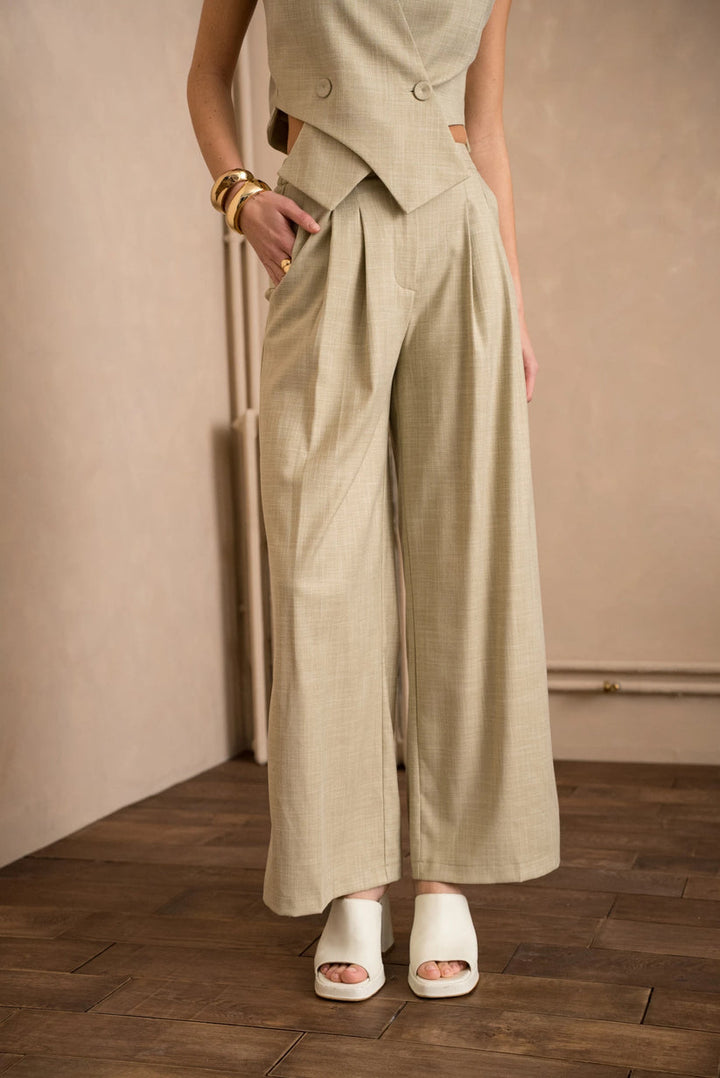 Wide Leg Trousers with Modern Relaxed Silhouette