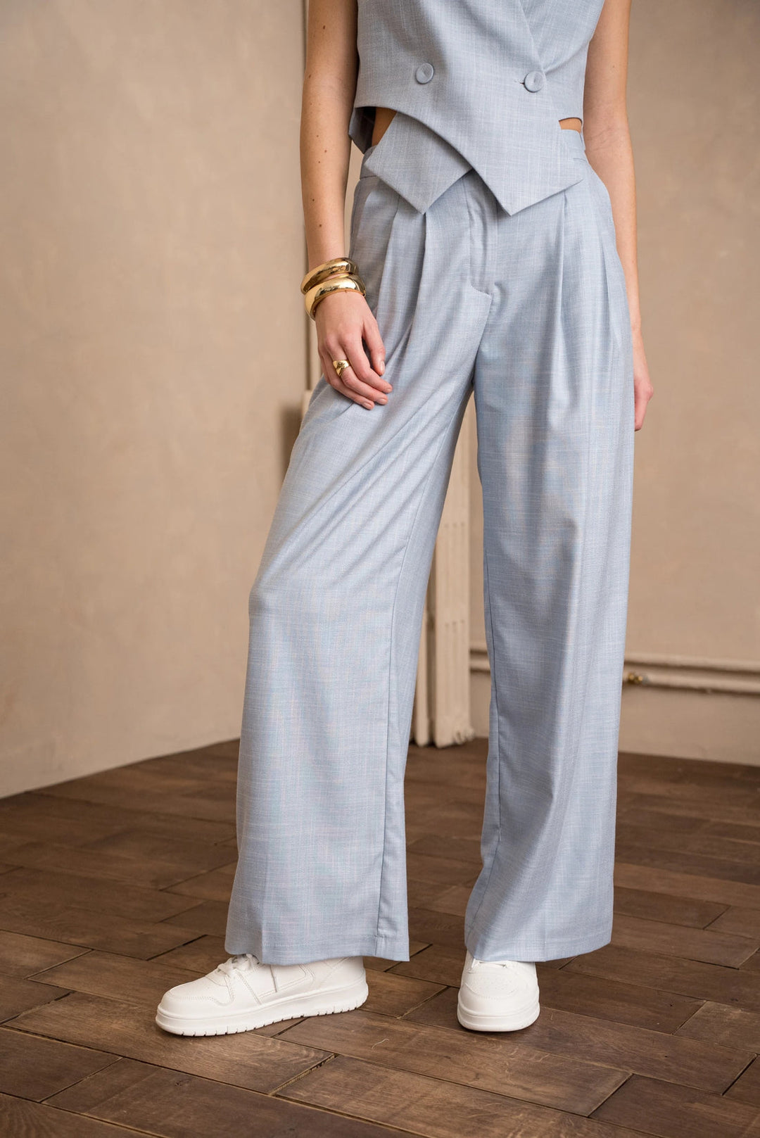 Wide Leg Trousers with Modern Relaxed Silhouette
